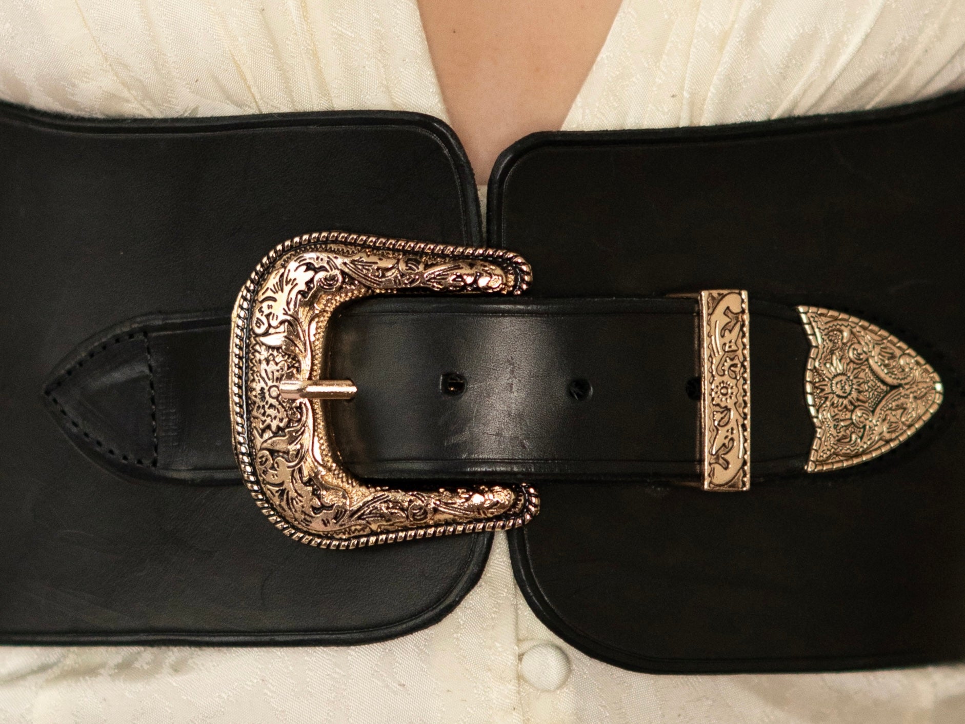 The Dark Horizon Harness